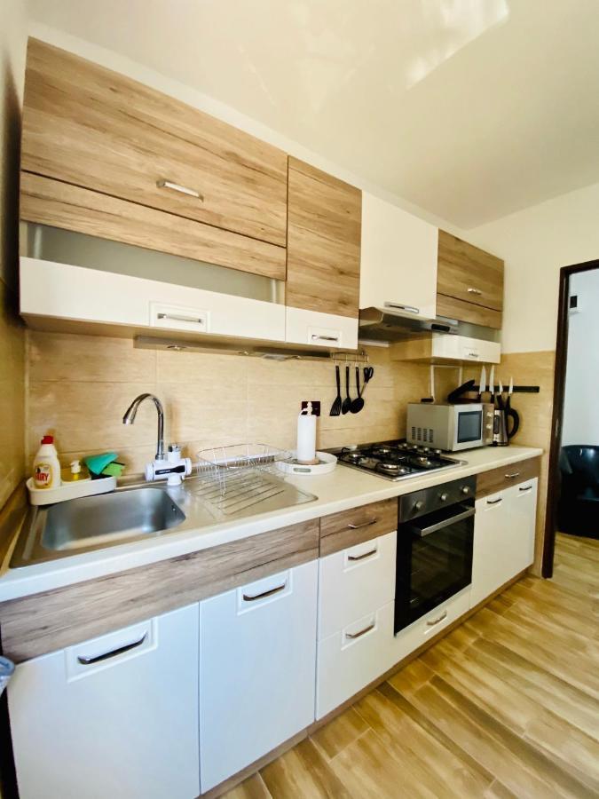 Apartament Sunshine Lägenhet Orşova Exteriör bild