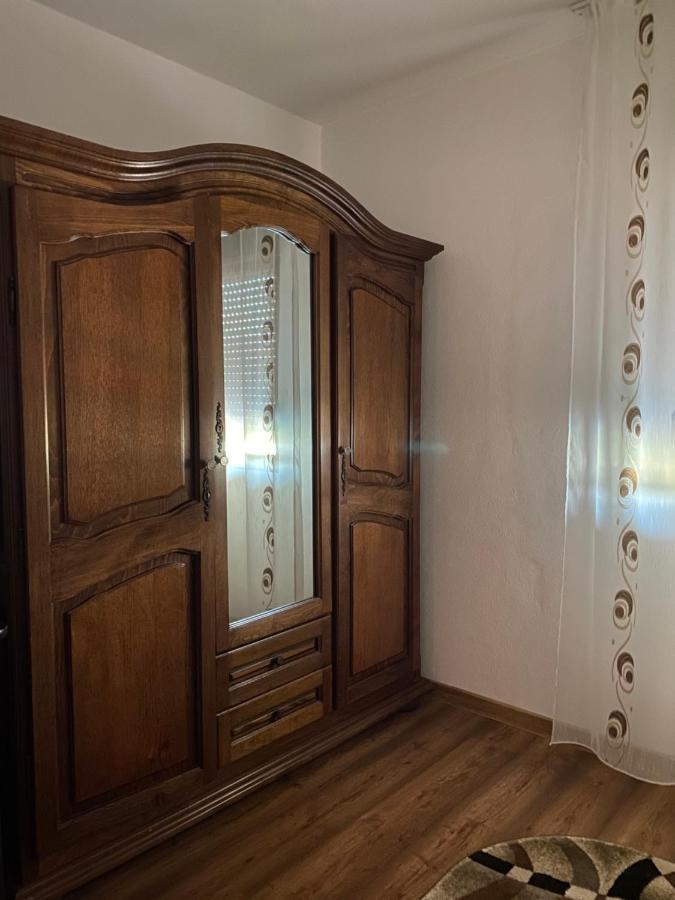 Apartament Sunshine Lägenhet Orşova Exteriör bild